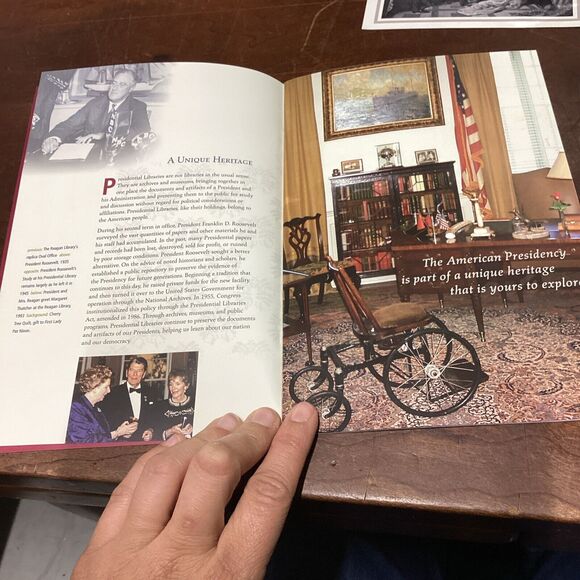 Ronald Reagan Presidential Library & Museum + US Constitution Picture Card - Picture 3 of 12